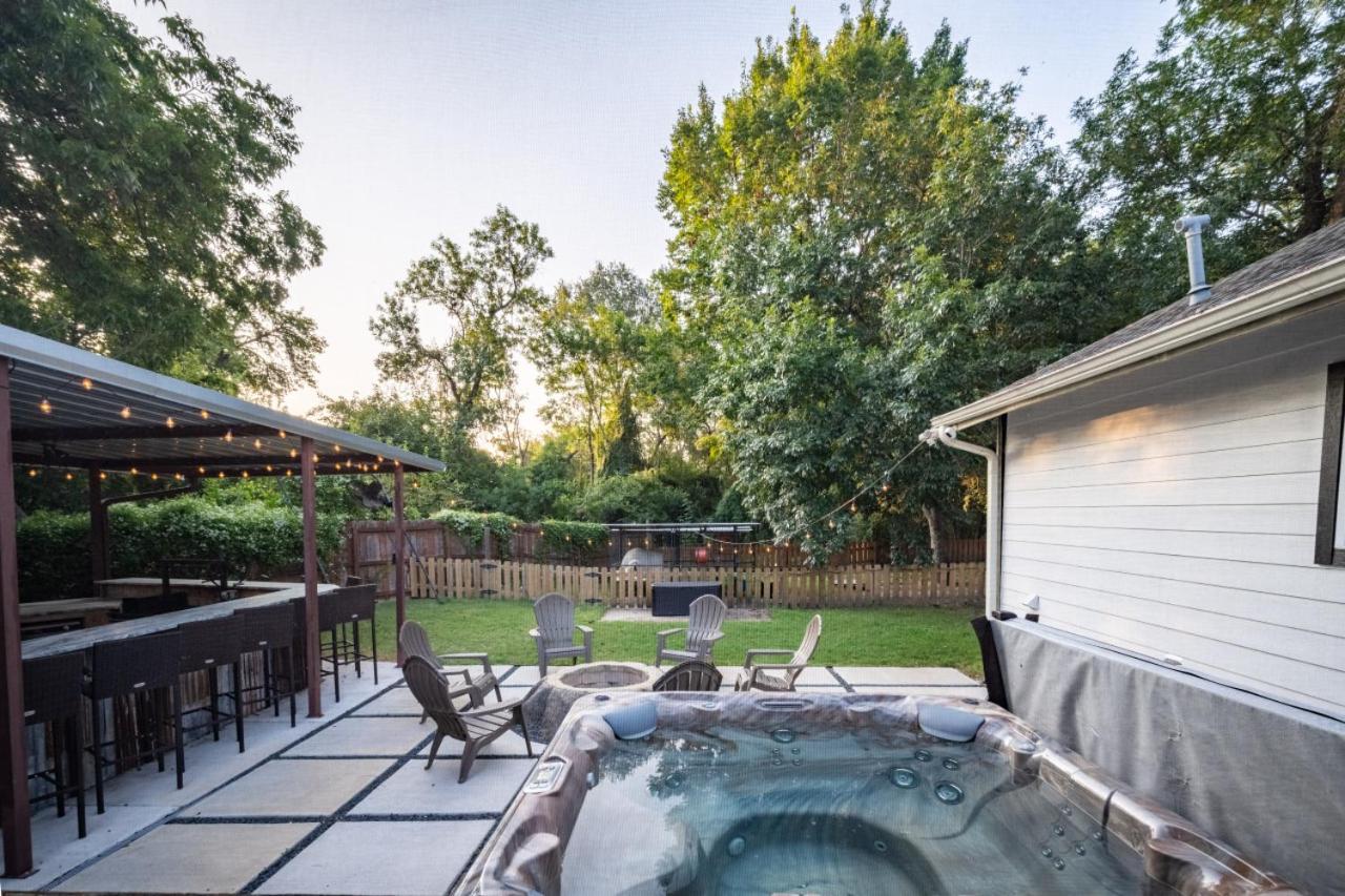 Ol Sarge Retreat Outdoor Amenities Cozy Charm Villa Bryan Exterior photo